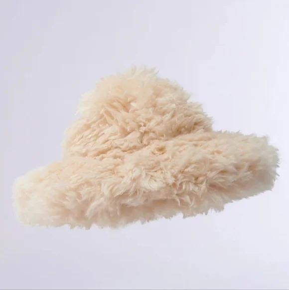 AKIRA Ultimate Fluff Bucket Hat - Picture 5 of 6